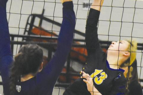 Wellman-Union volleyball drops 2, plays in Tulia Tournament