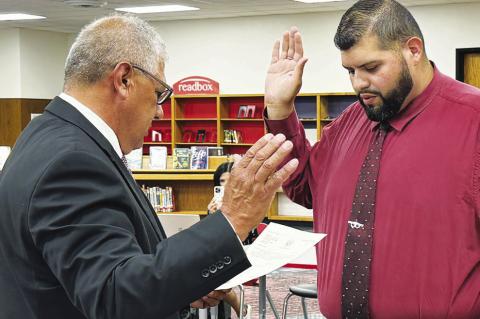 BISD swears in 2 Trustees, discuss appointment for 1